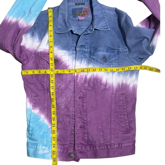 AE x Young Money Tie Dye Denim Jacket Sz M Exclusive Collab Lil Wayne Drake - Picture 5 of 7